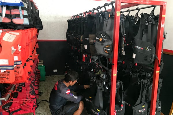 Equipo para el buceo